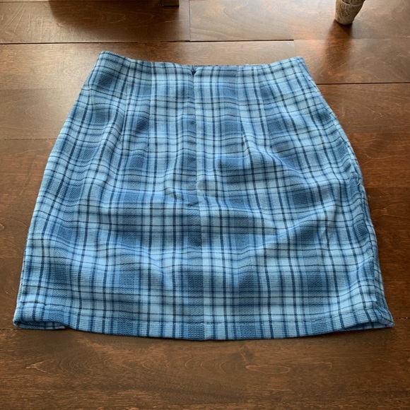 Brandy Melville mini skirt - Picture 2 of 2